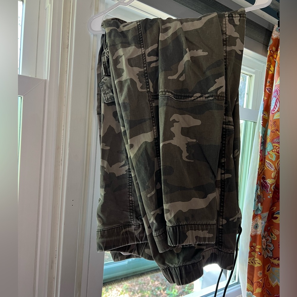 Old Navy Camouflage Jogger Pants